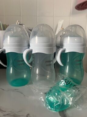 Avent Bottles 8oz - with training handles